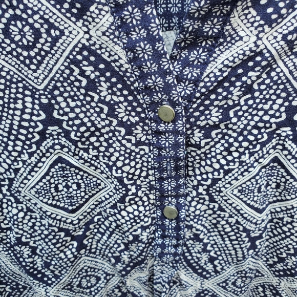 Dalia Blue and White Print Tunic Medium - Picture 5 of 14